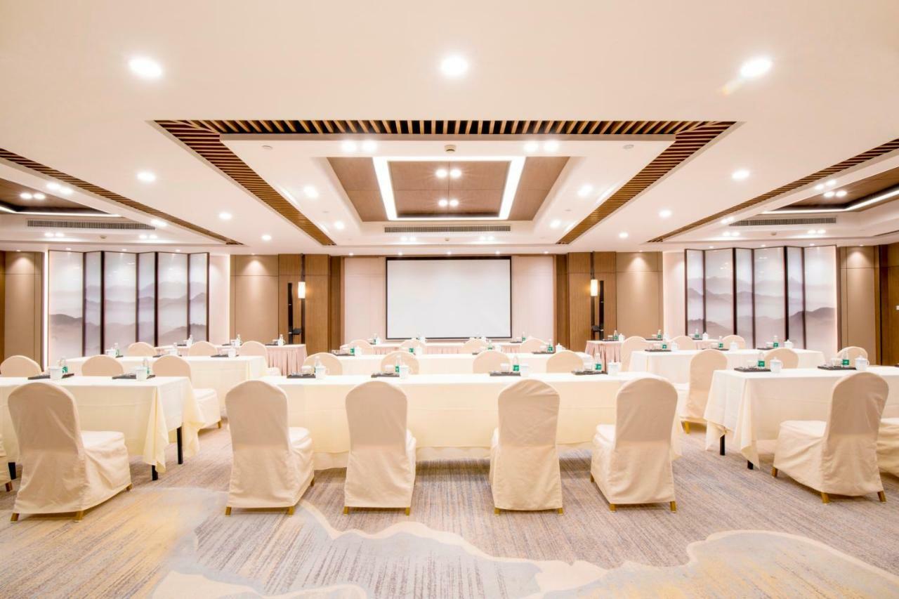 Jin Jiang Pine City Hotel Shanghai Exteriör bild